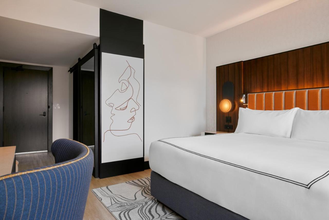 The Godfrey Detroit, Curio Collection By Hilton