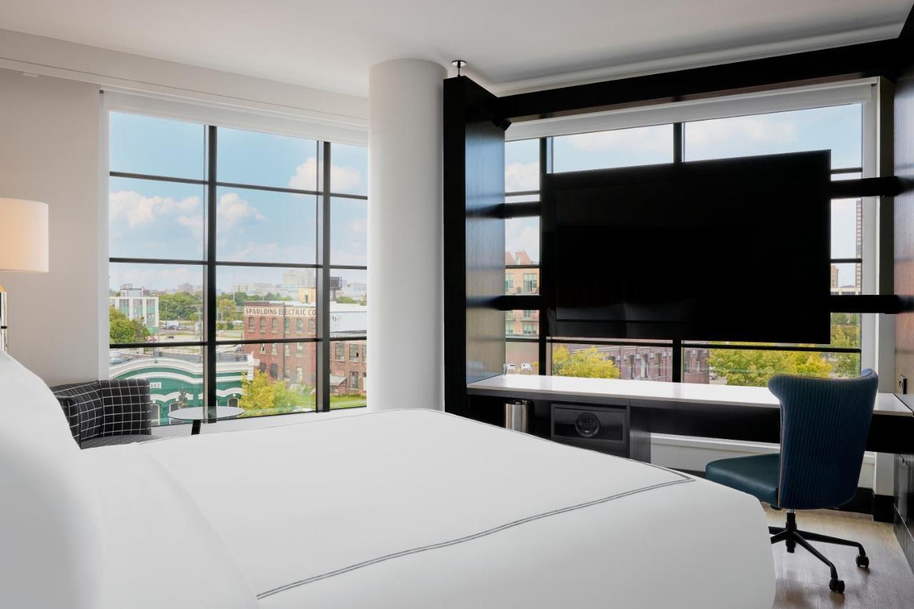Hotel The Godfrey Detroit, Curio Collection By Hilton