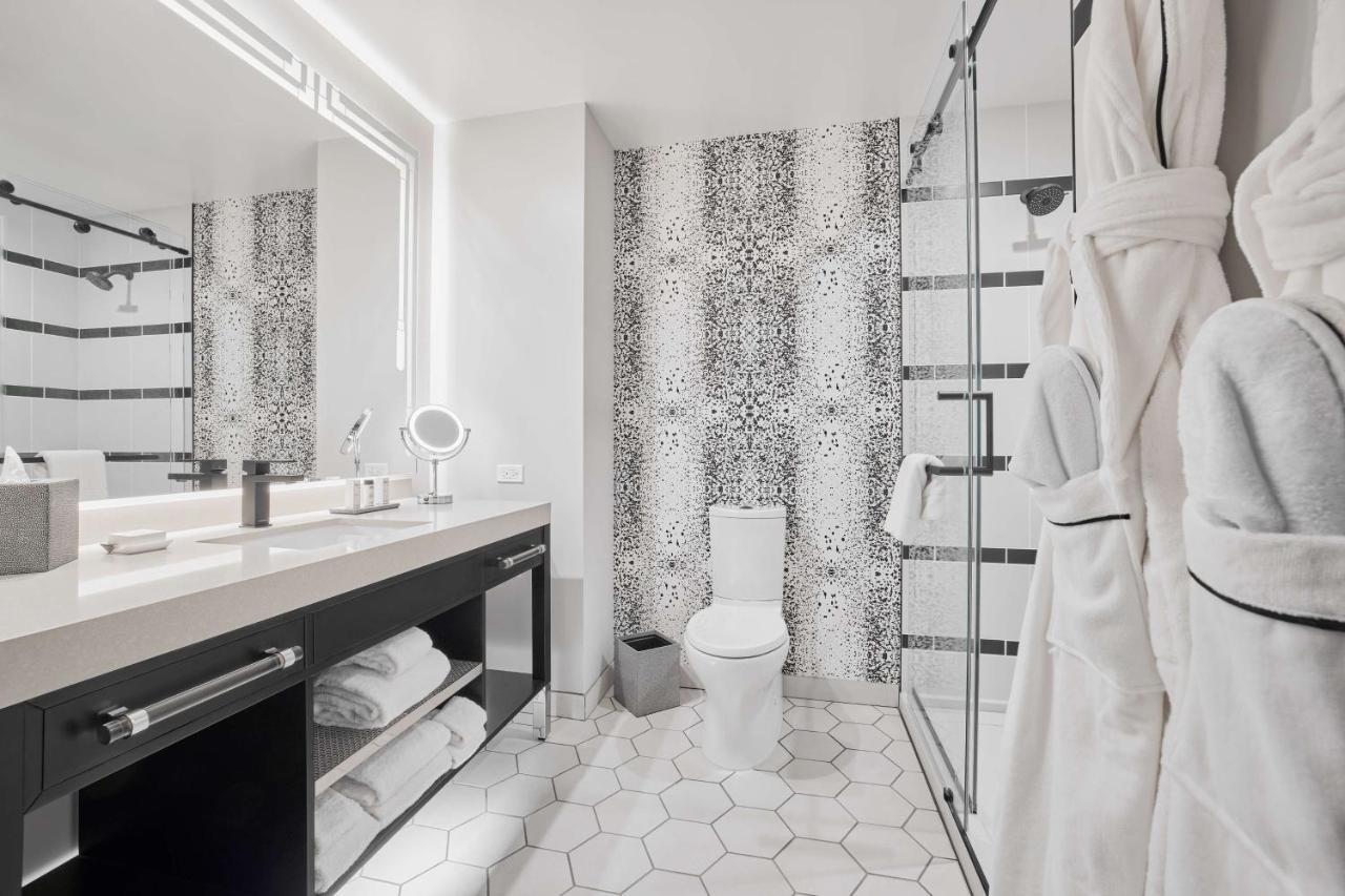 Hotel The Godfrey Detroit, Curio Collection By Hilton